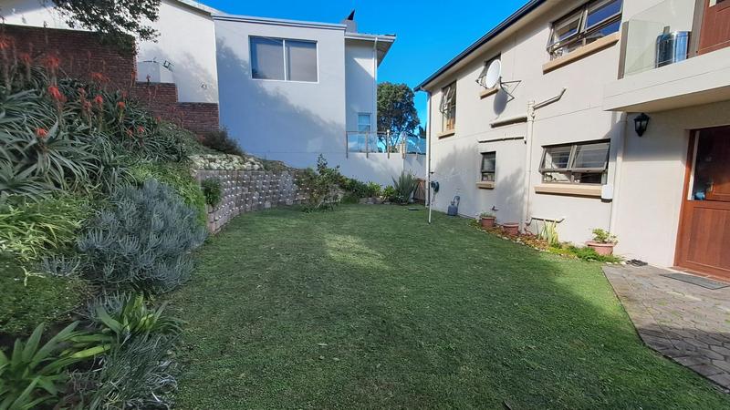 4 Bedroom Property for Sale in Stilbaai East Western Cape